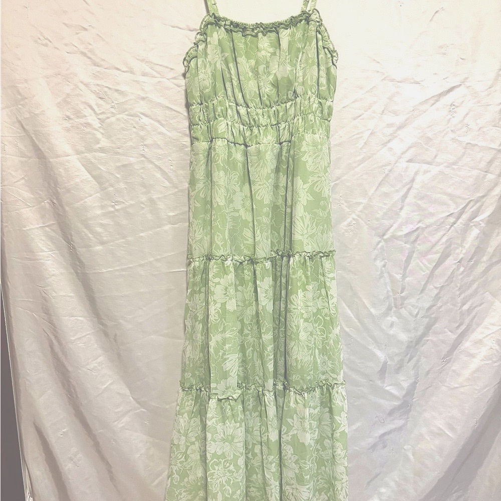 Green Floral Tiered Maxi Dress Medium